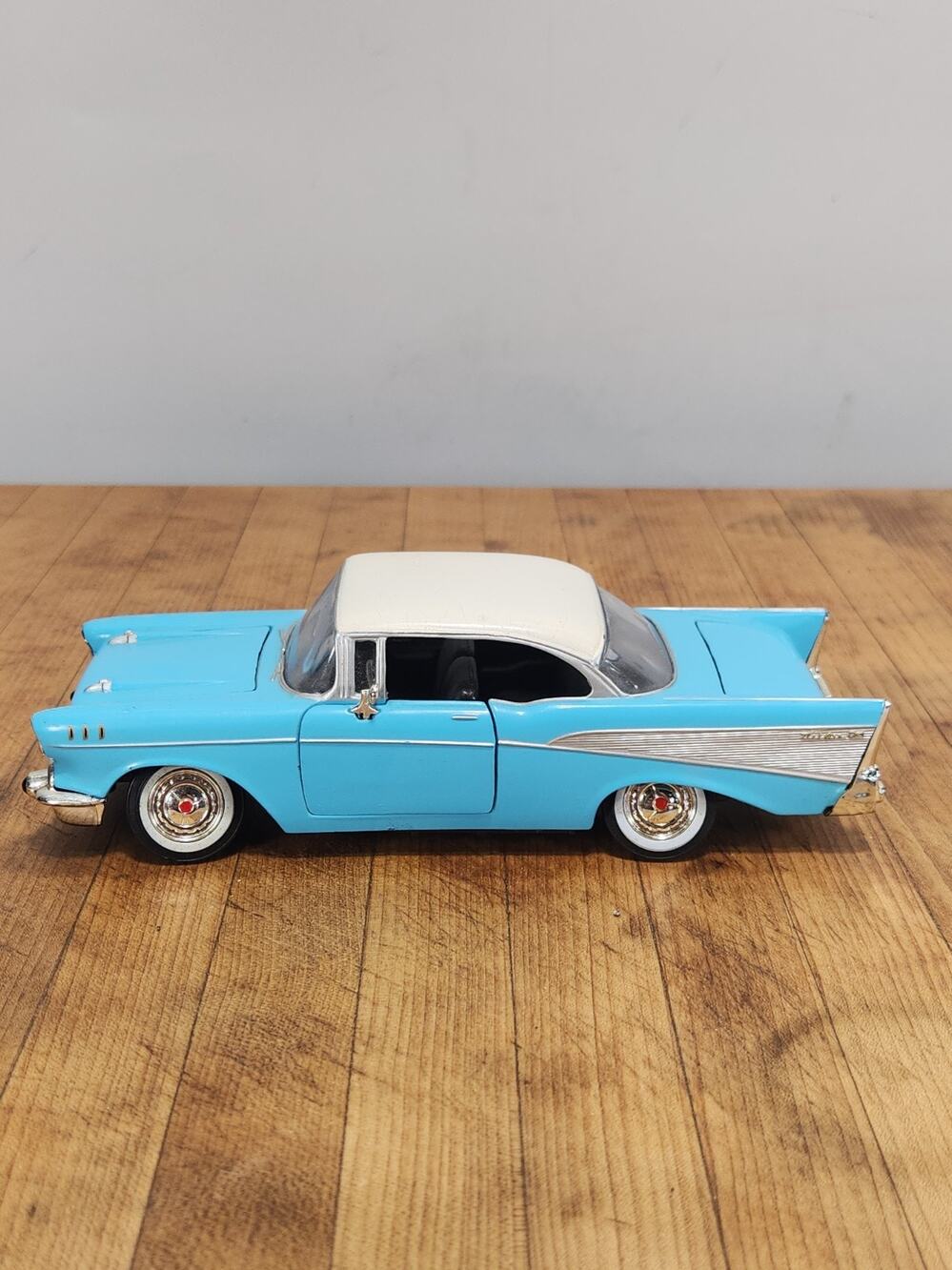 Model Car 1:24